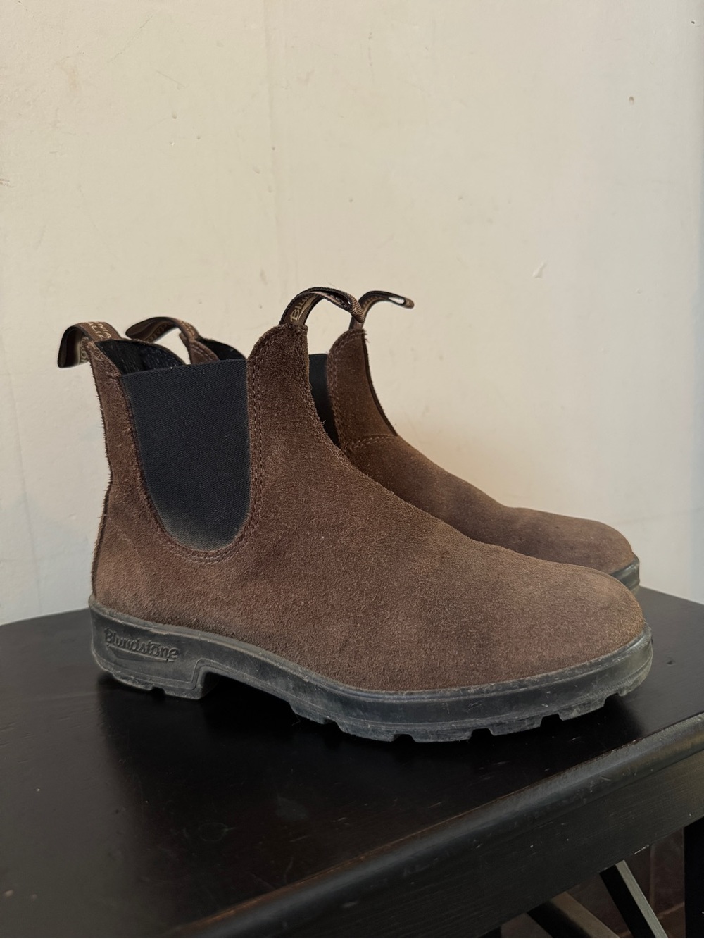 Blundstone Brown Suede Chelsea Booties with Black Elastic